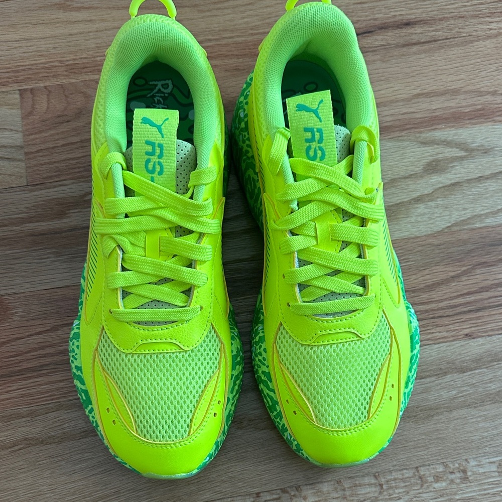 Puma RS-X
Rick and Morty Men Size 8-10.5 - Picture 2 of 5